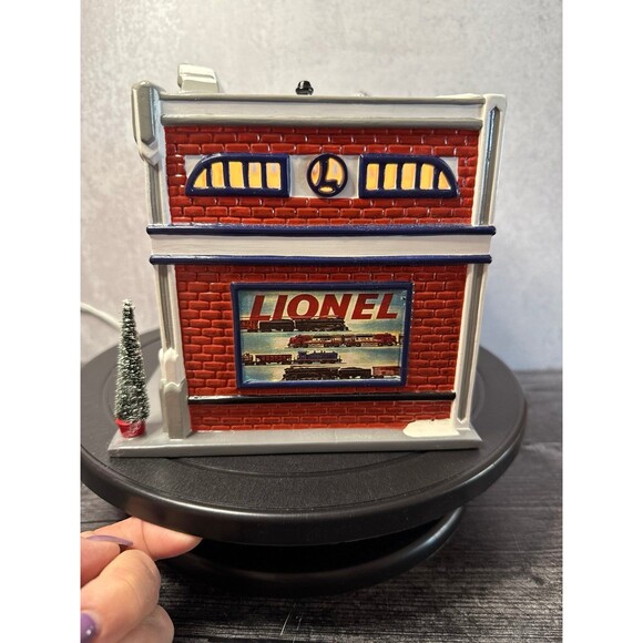 Dept 56 Lionel Electric Train Shop - Picture 4 of 8